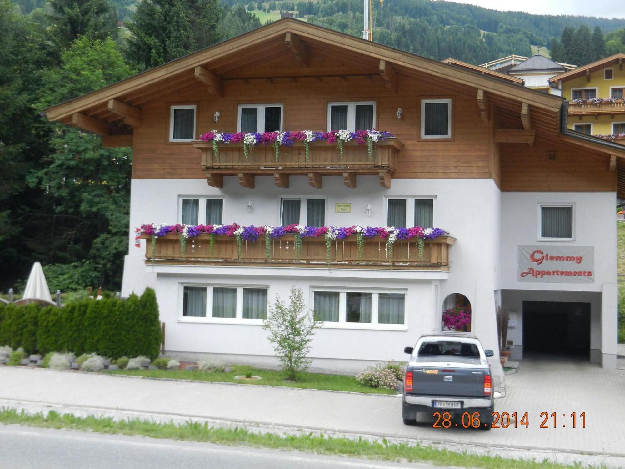 ויהופן Glemmy Appartements Inkl Sommercard חדר תמונה